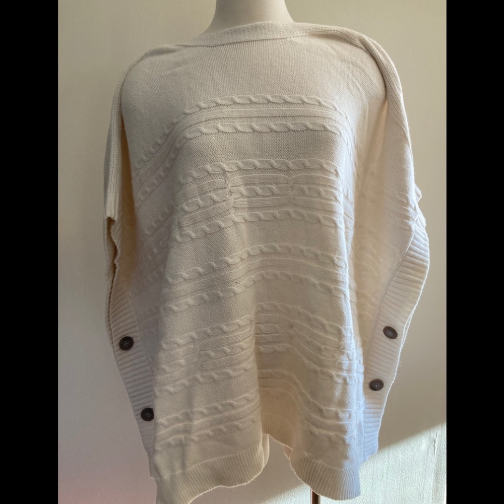 Banana Republic Cable Knit Cape with Buttons. M/L